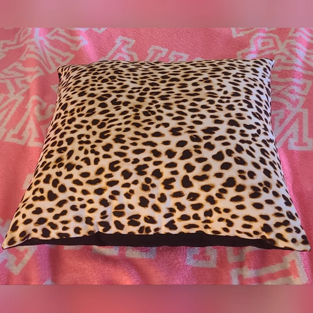 PINK VS Throw Pillow-Double Sided - LEOPARD PRINT/ VS LOGO - Picture 2 of 6